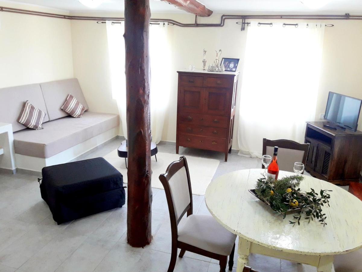 Dioni House Holiday home *